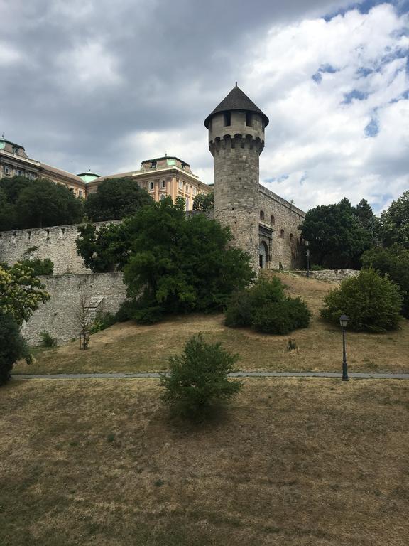 Castel View Apartment Budapest Bagian luar foto